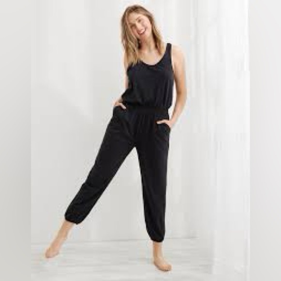 NWOT Aerie Women’s Racerback black pant romper Size Medium - Picture 1 of 5